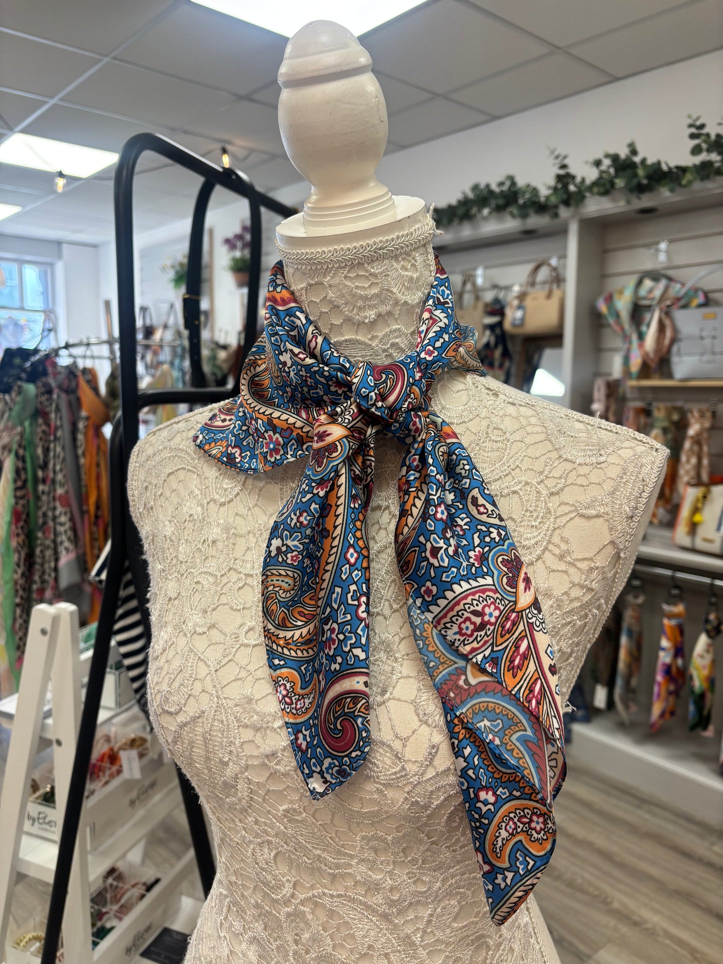 Louis neck scarf