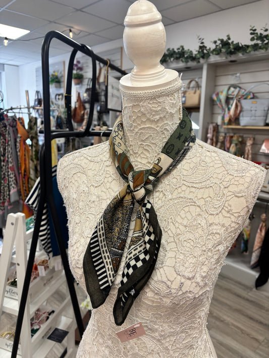 Traveller print neck scarf