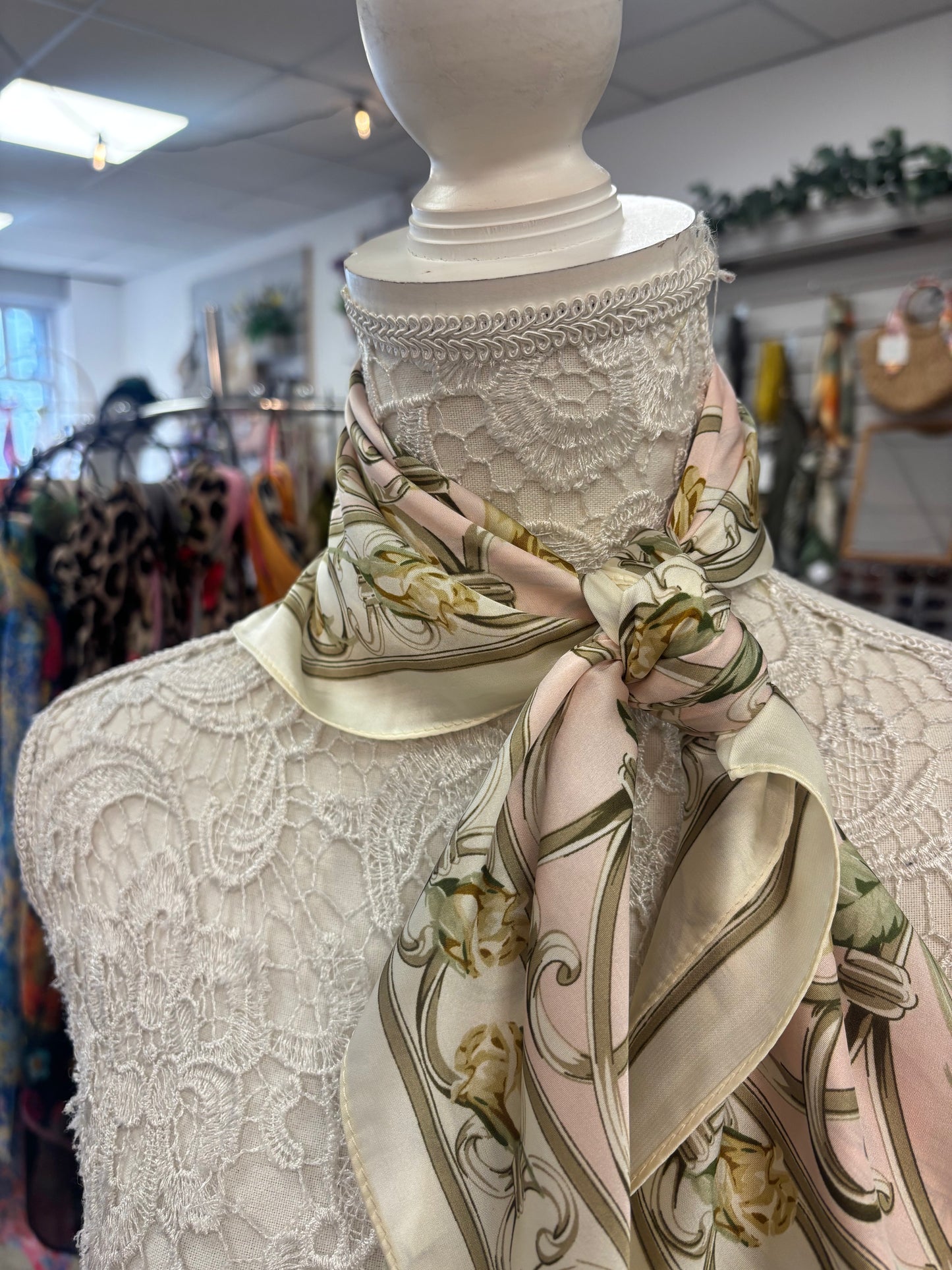 Vera neck scarf