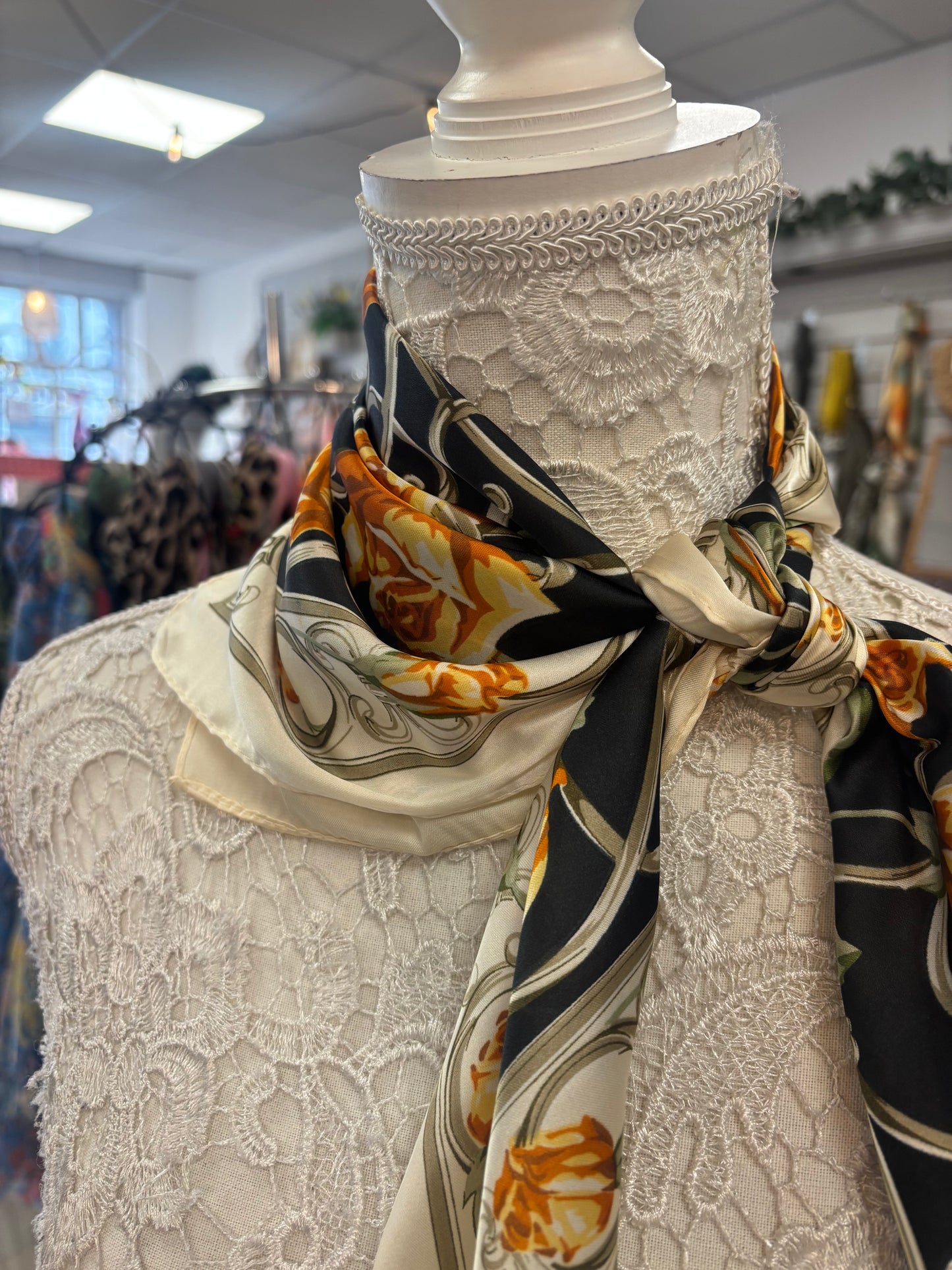 Vera neck scarf