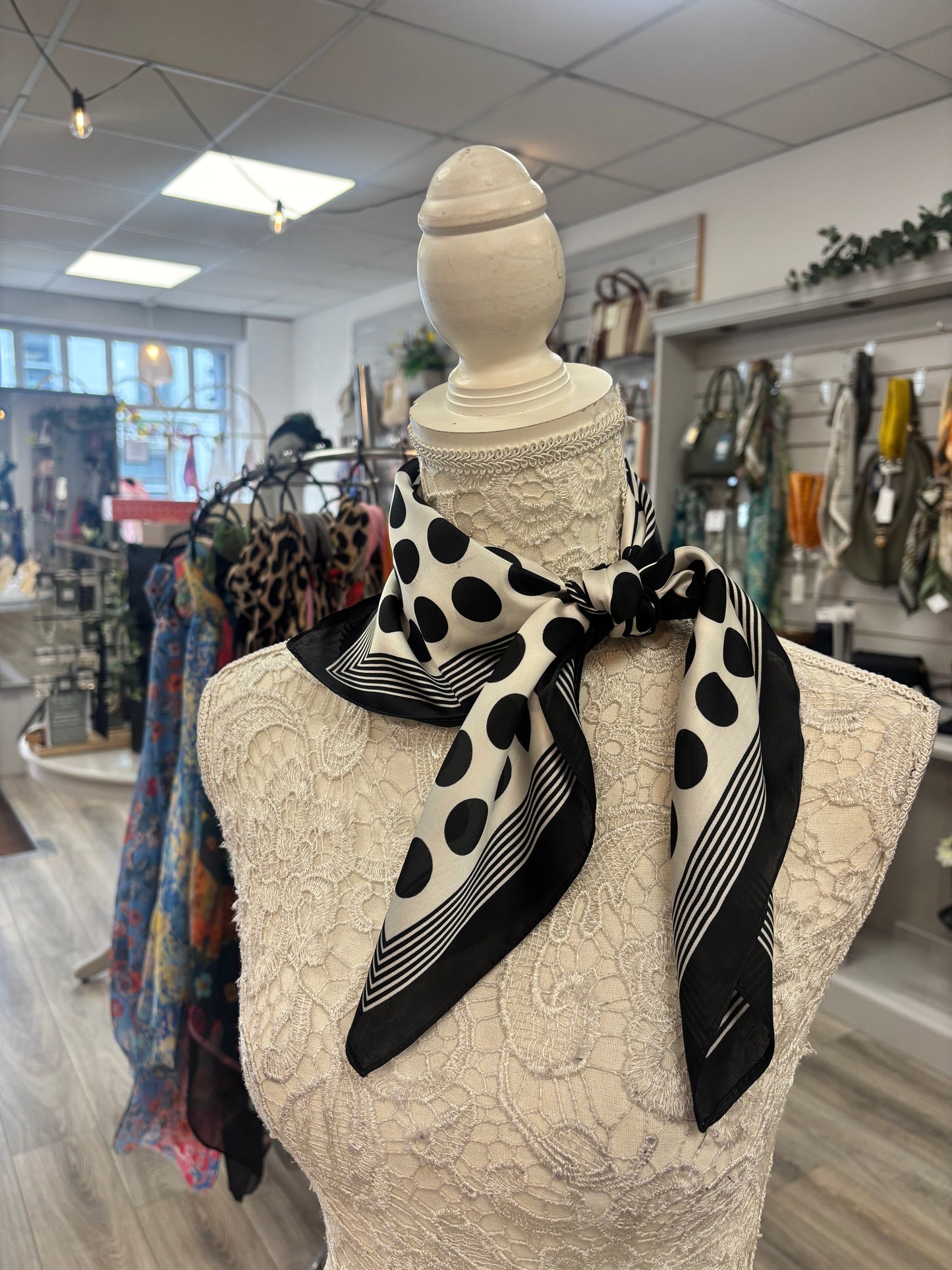 Dottie neck scarf