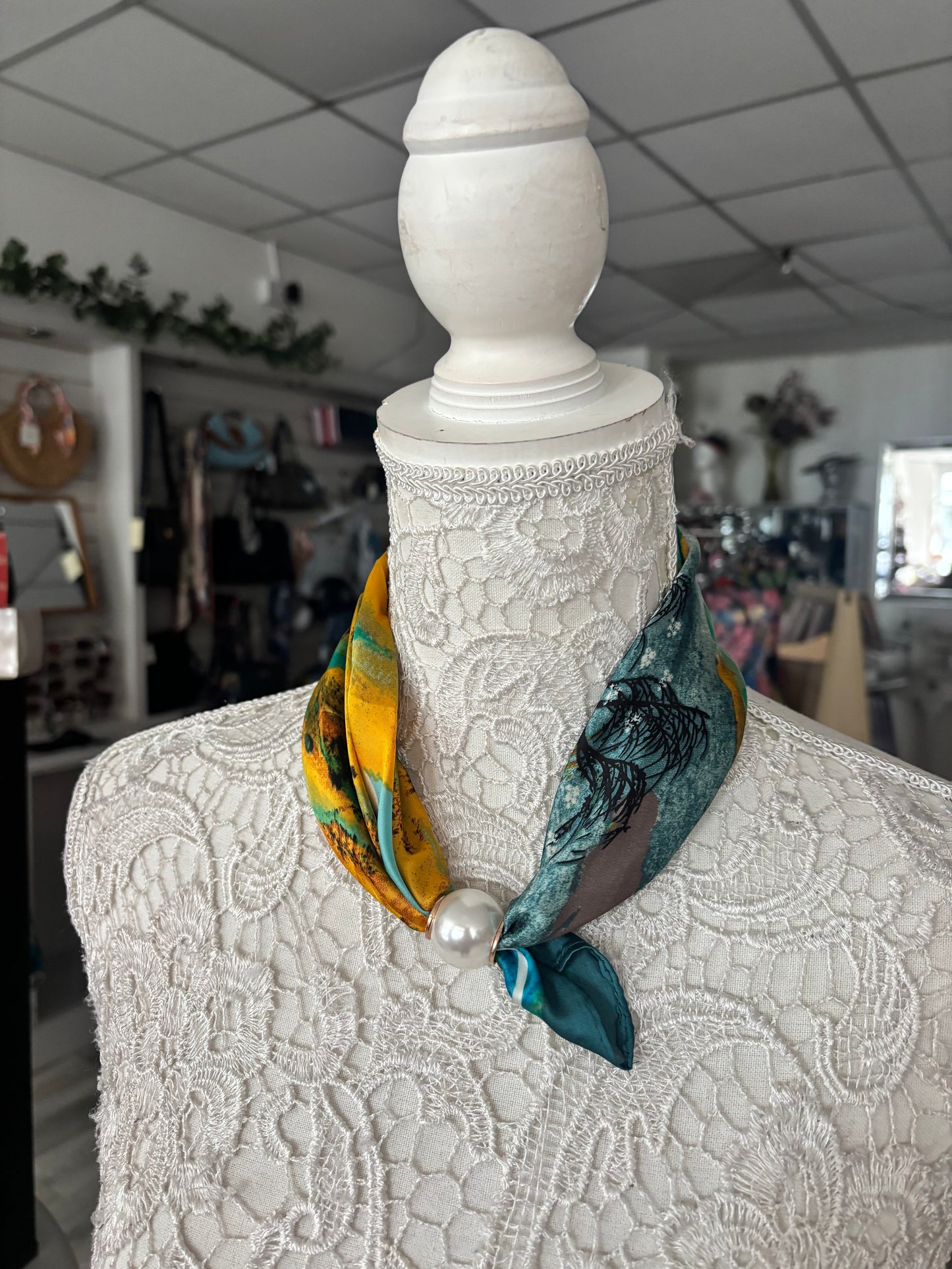 Fern magnetic pearl scarf