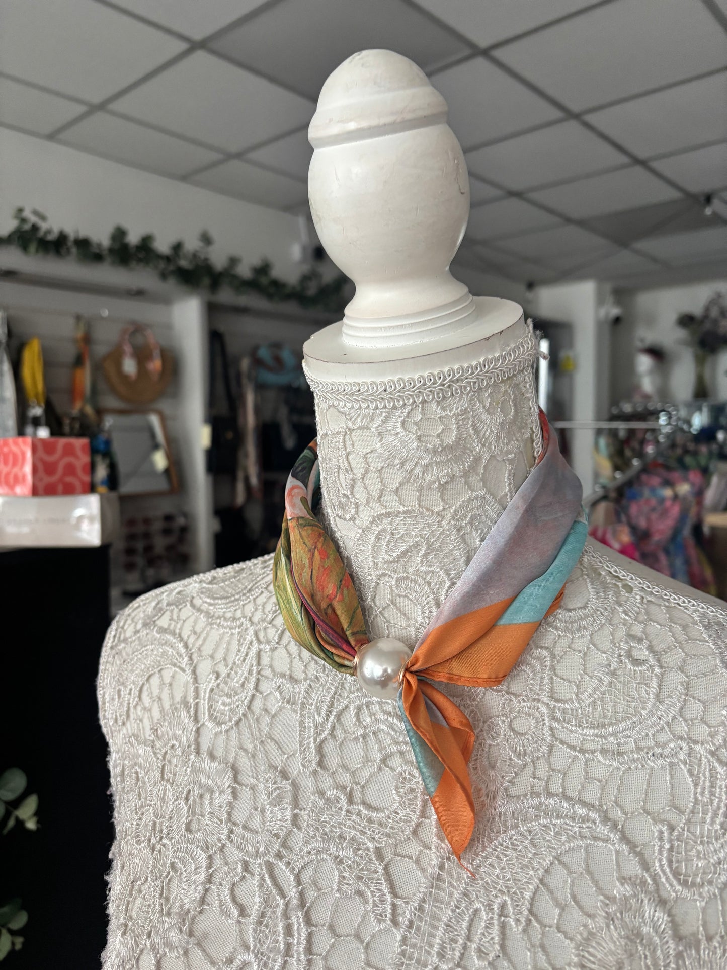 Aspen magnetic pearl scarf