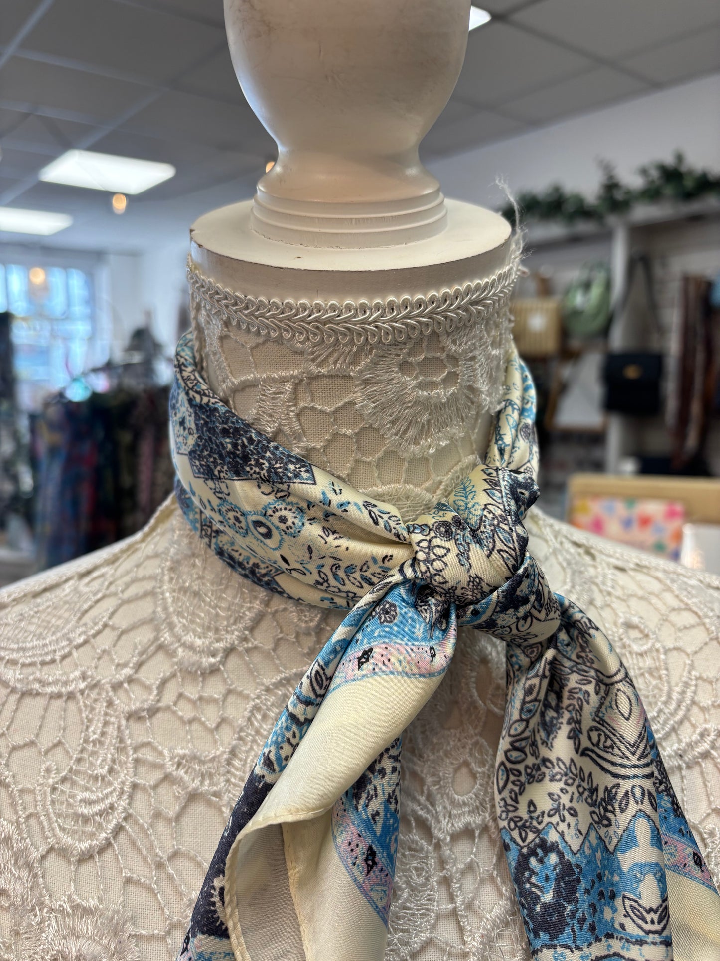 Delta scarf