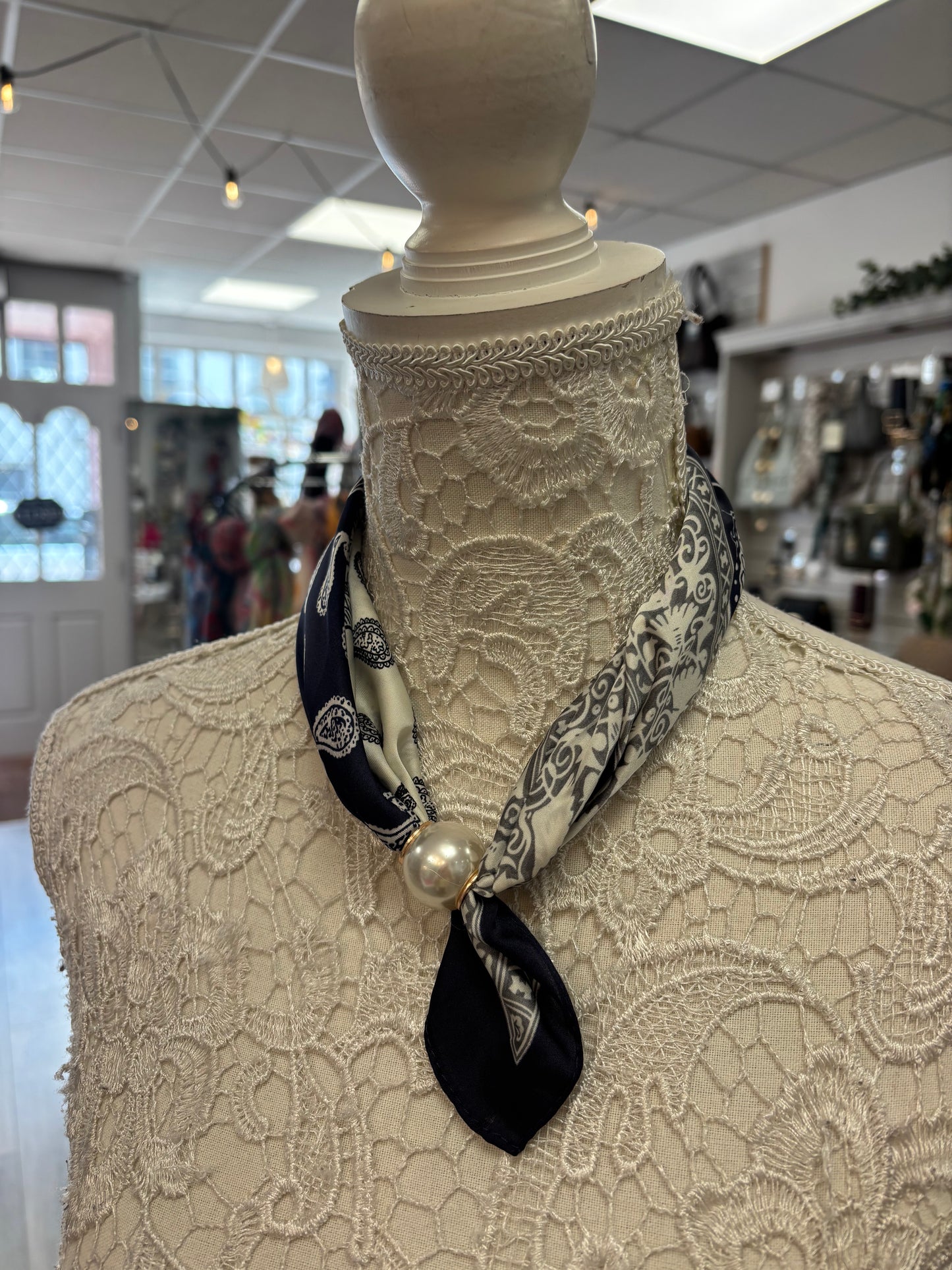 Mel Magnetic scarf necklace