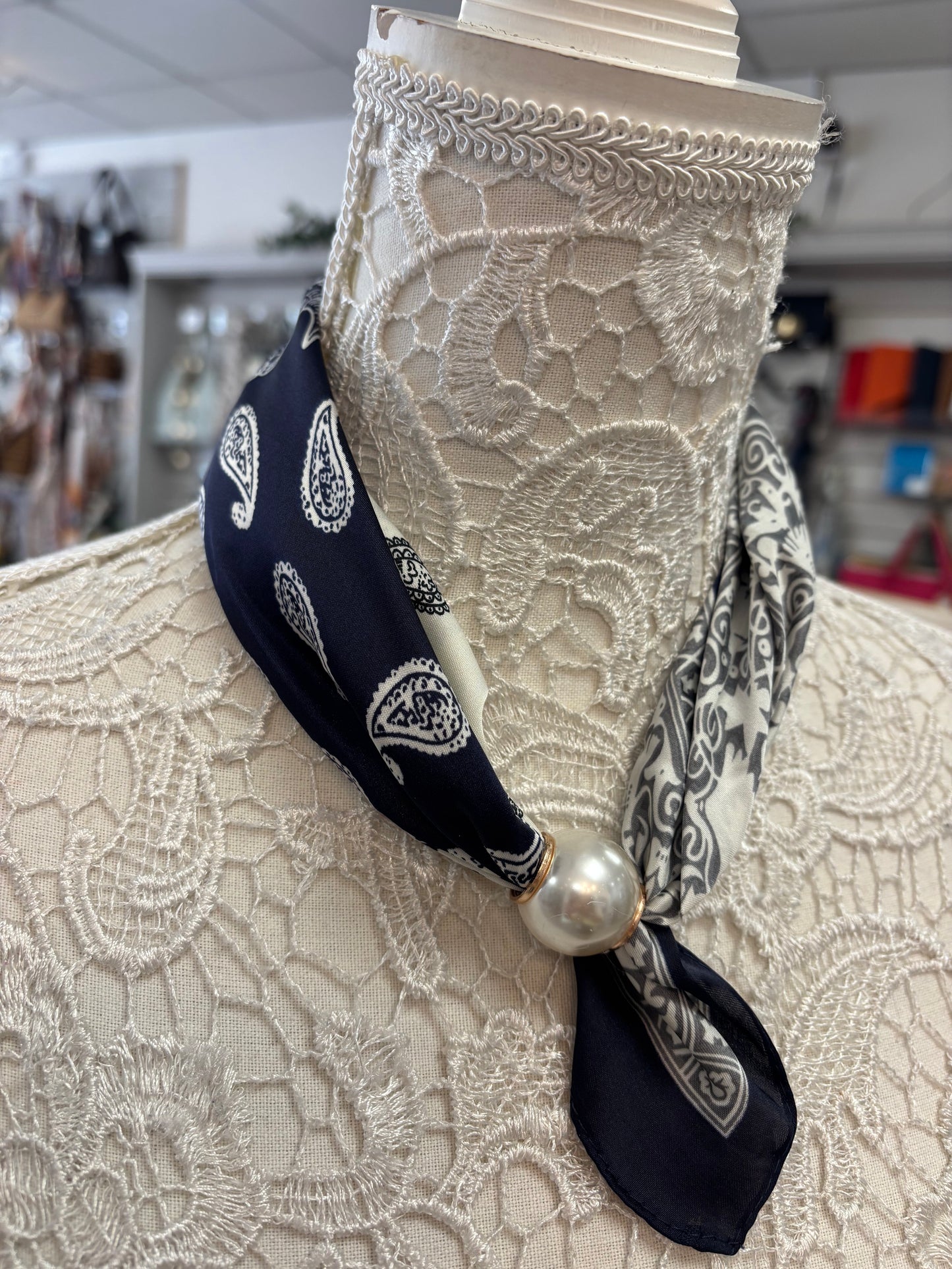 Mel Magnetic scarf necklace