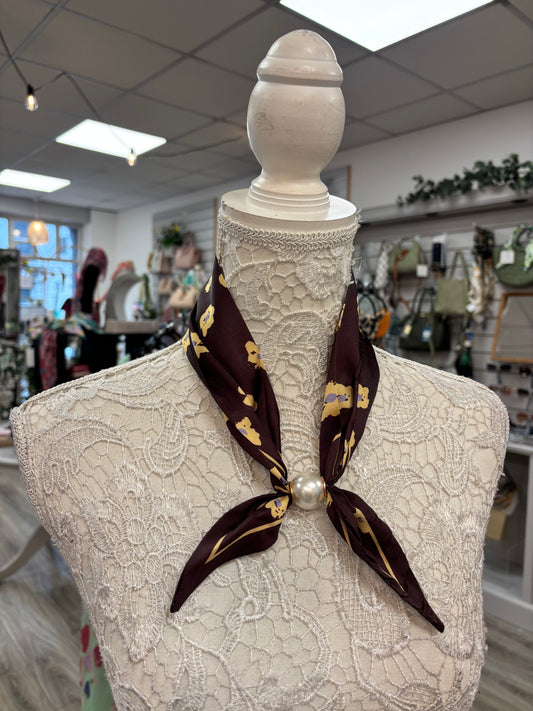 Agnes double tail pearl scarf