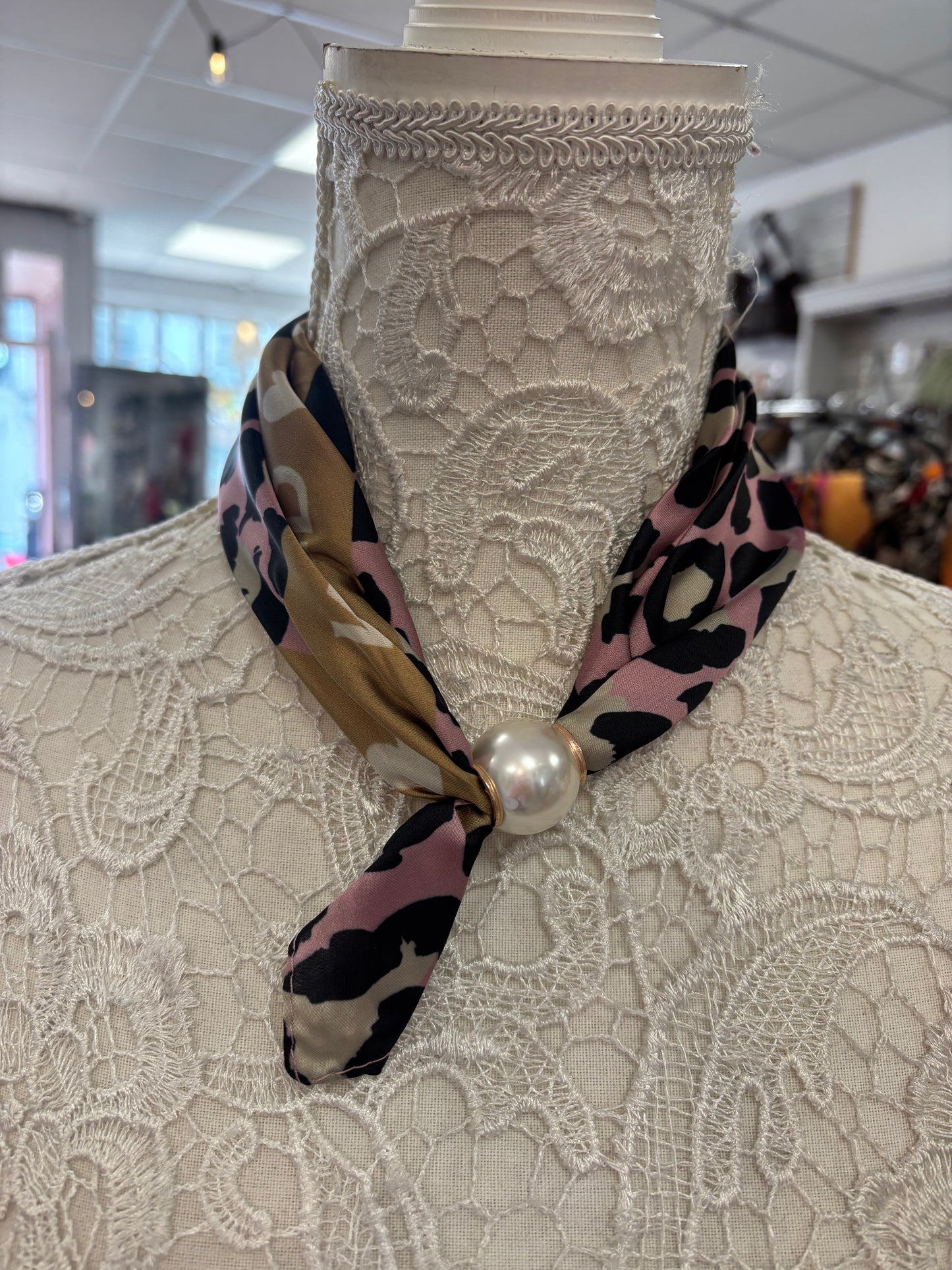 Magnolia scarf