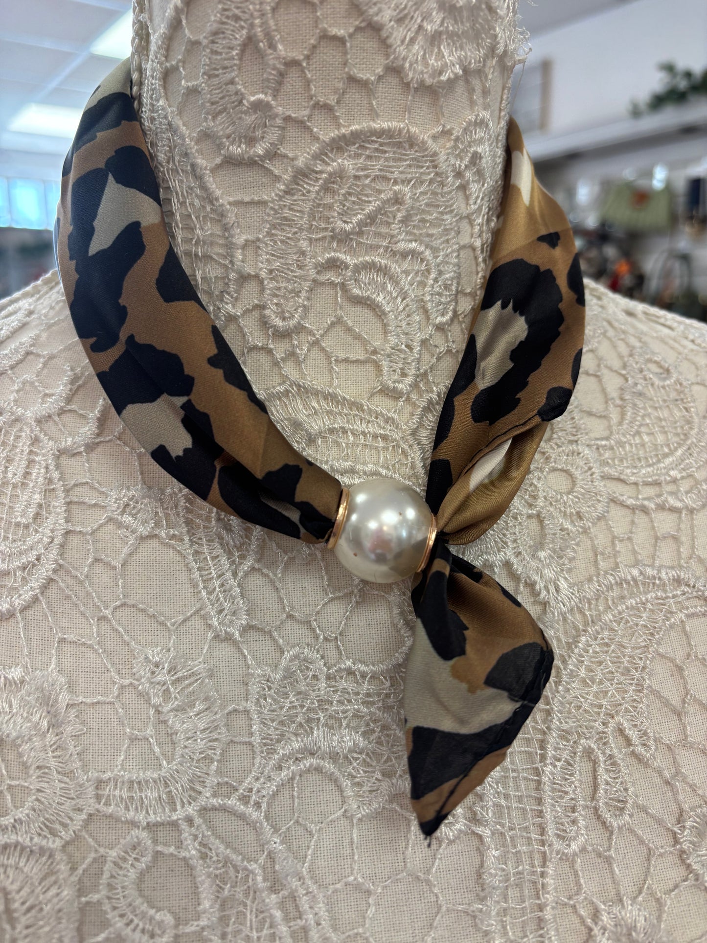 Magnolia scarf