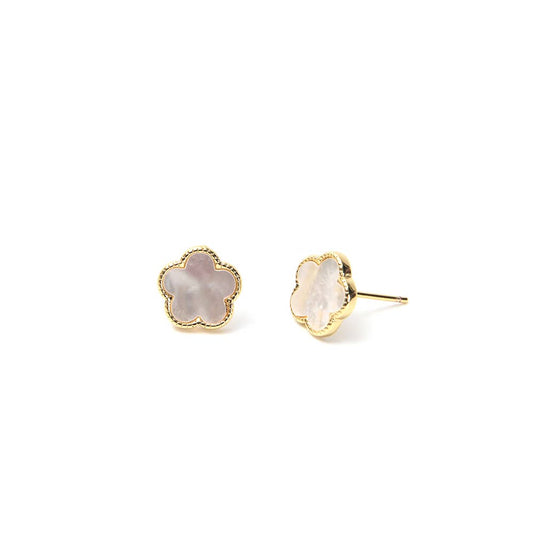 5 Petal Flower Stud Earring in Mother of Pearl