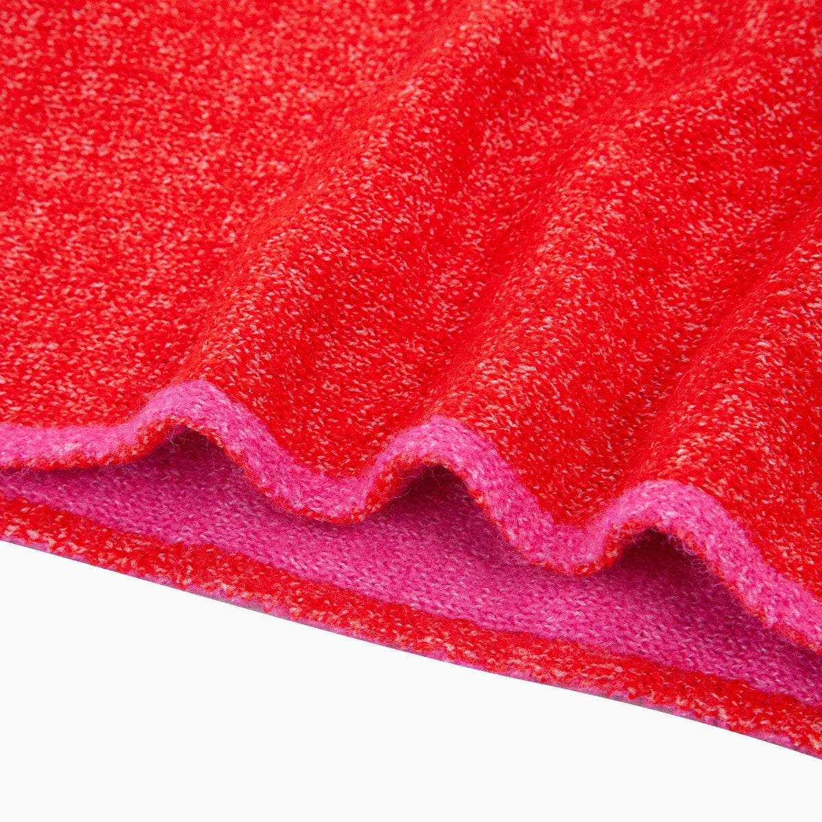 kai Contrast Trim Triangle Heavyweight Scarf in Red/Pink