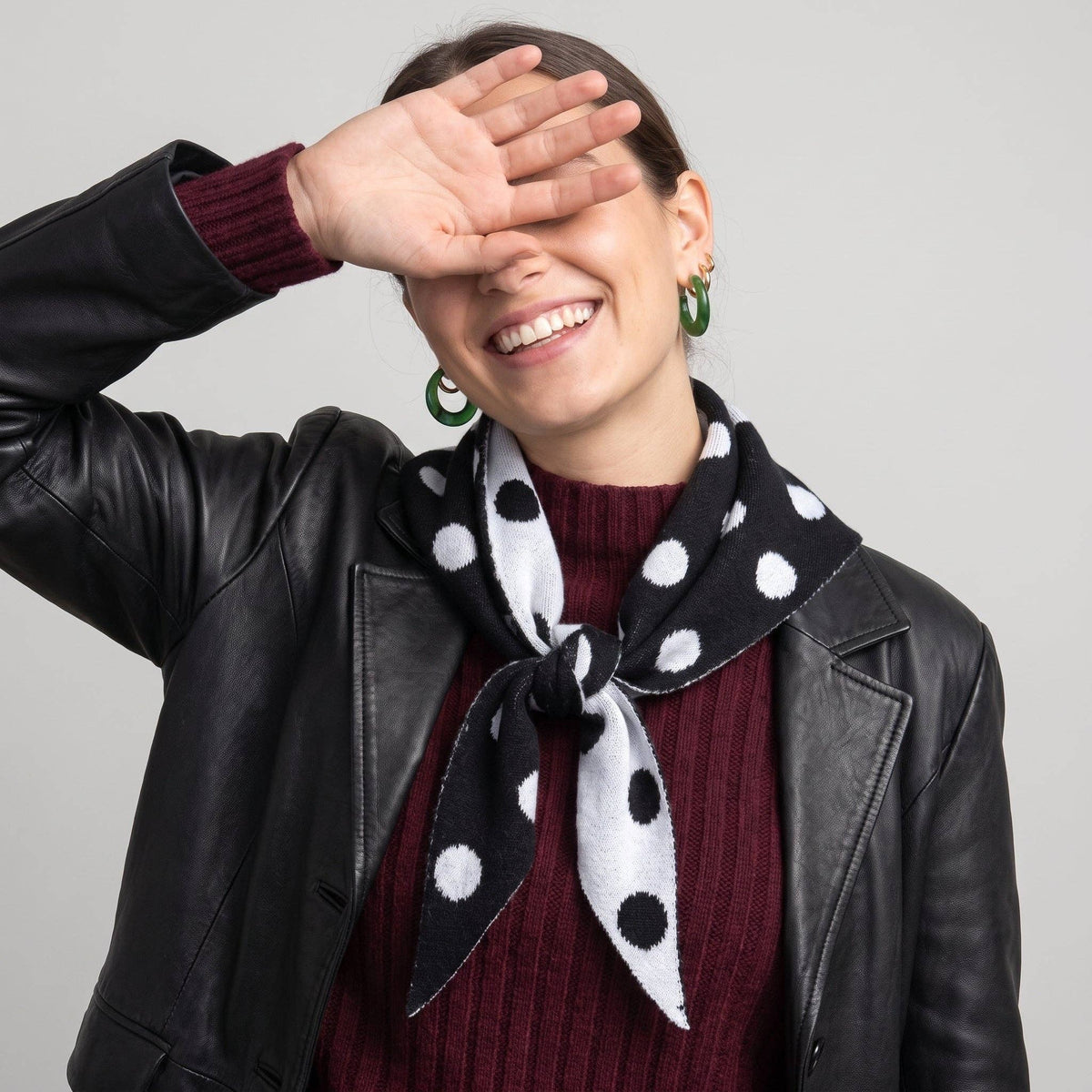 Tess Triangle Heavyweight Scarf in Black/White