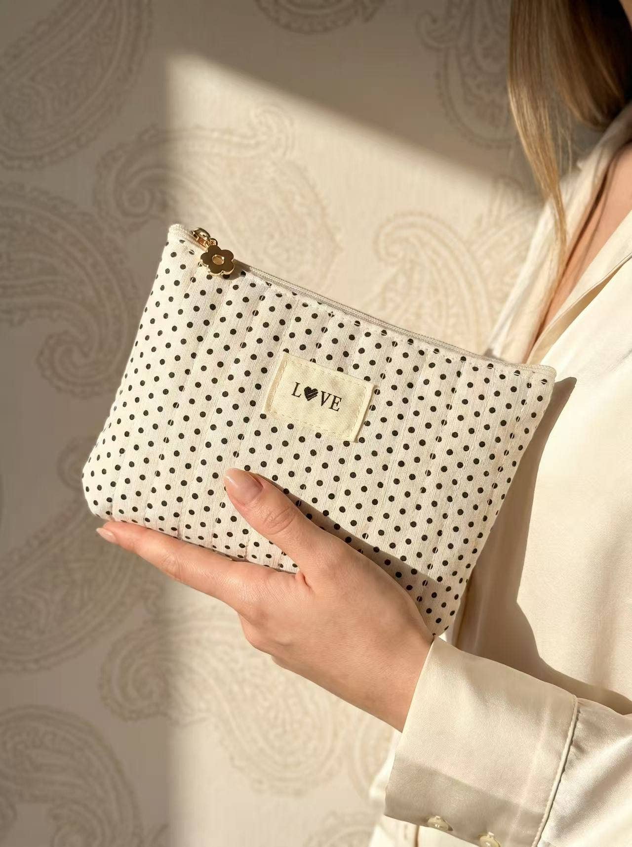 Love Quilted polka-dot toiletry pouch 14 x 20 cm