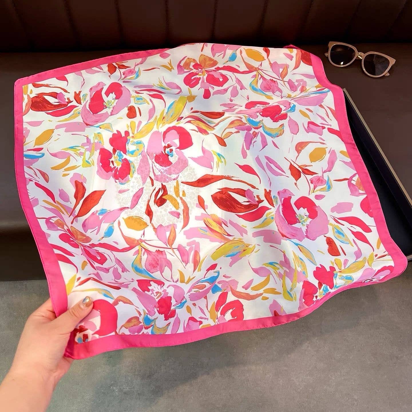 Gina square scarf 70 x 70 cm