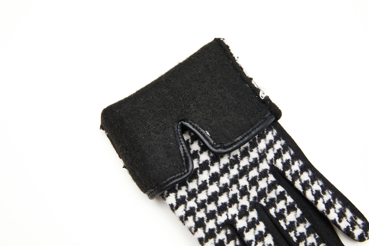 Houndstooth Touchscreen Gloves