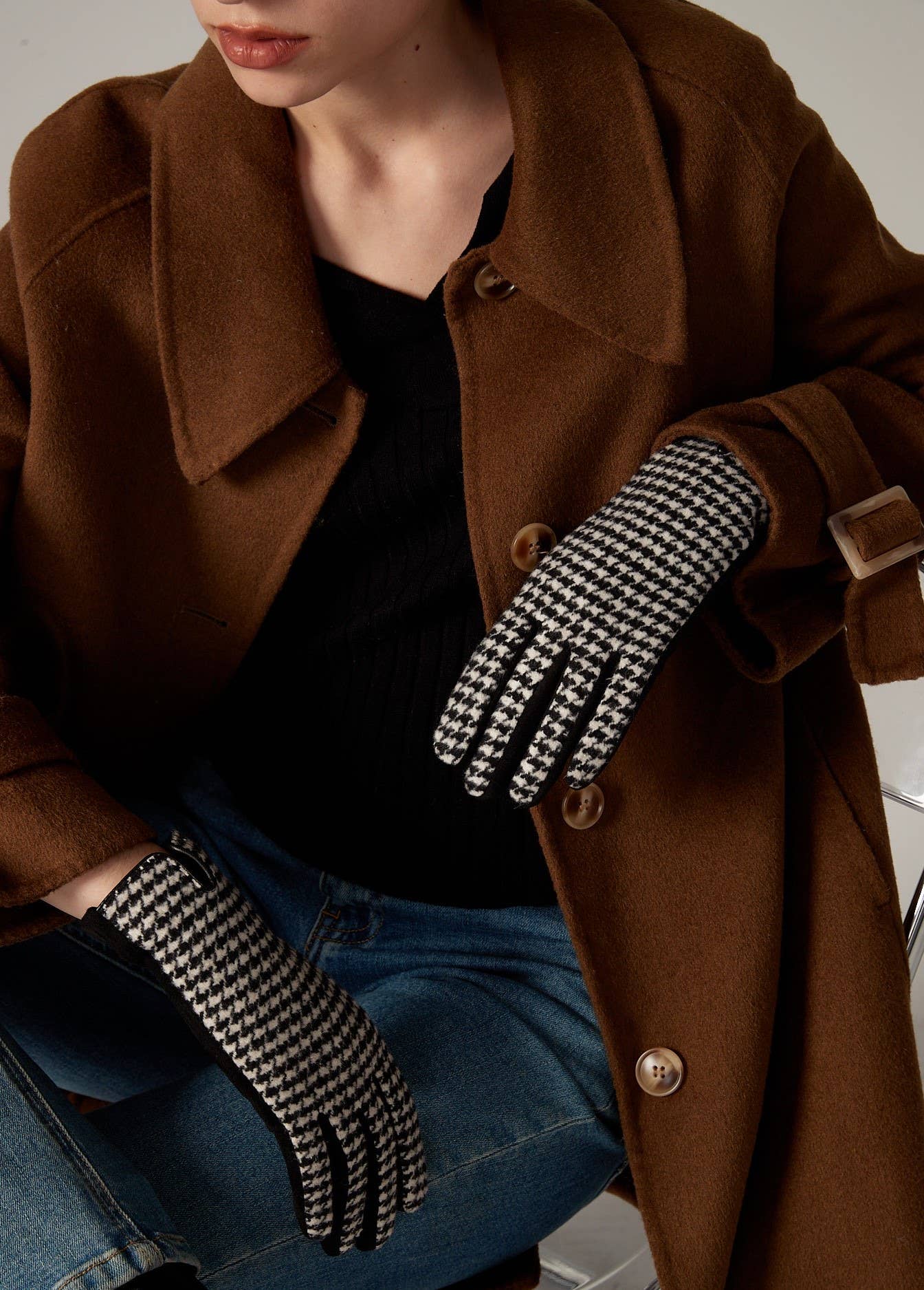 Houndstooth Touchscreen Gloves